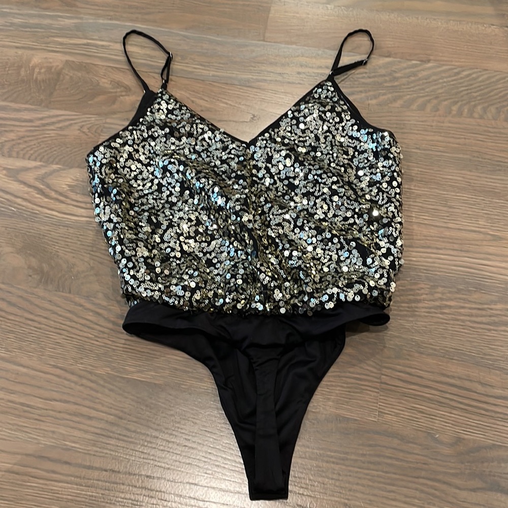 Gold sequin body suit XS - Picture 3 of 6